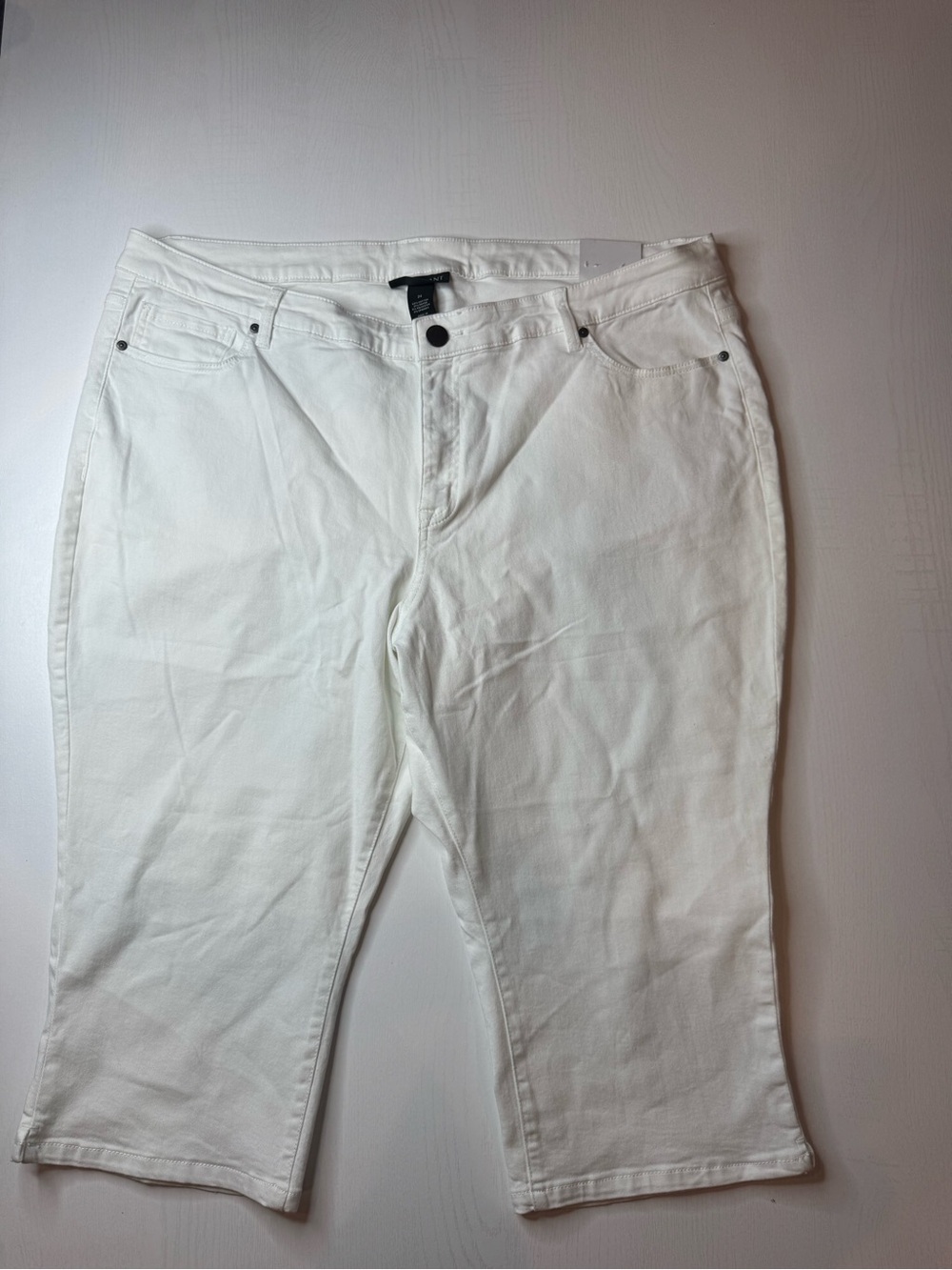 Lane Bryant White Super Stretch Denim Capri Pants NWT Plus Size 24 3X